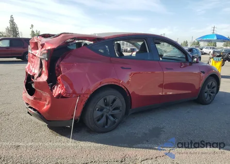 2025 Tesla Model Y z USA, uszkodzony, nr VIN 7SAYGDED9SF317722
